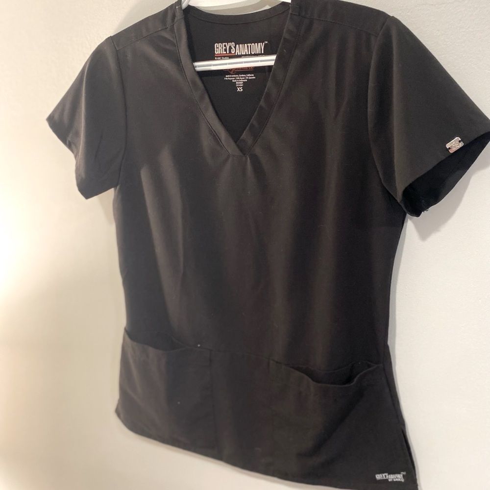 Grey’s Anatomy Scrub Top - Picture 4 of 5